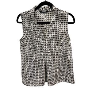 Nine West Black Beige White Sleeveless V-Neck Front Pleat Top Size M NWT